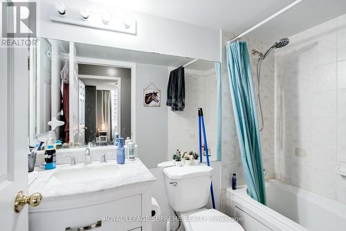 2413 - 35 Kingsbridge Garden Circle, Mississauga, ON - Indoor Photo Showing Bathroom