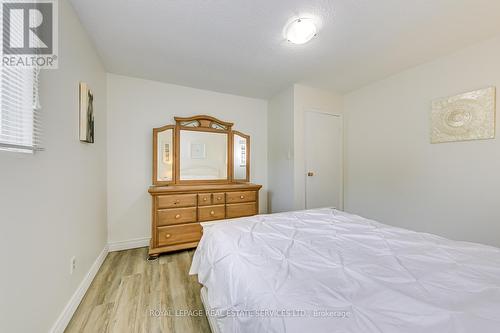 2230 Manchester Drive, Burlington, ON - Indoor Photo Showing Bedroom