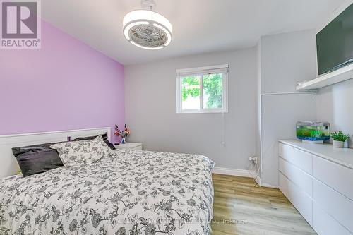 2230 Manchester Drive, Burlington, ON - Indoor Photo Showing Bedroom