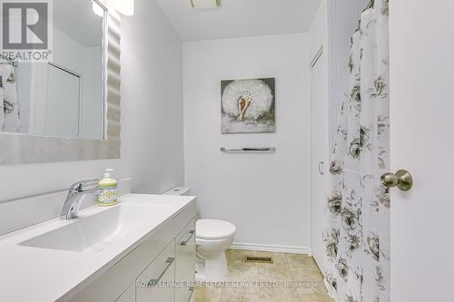 2230 Manchester Drive, Burlington, ON - Indoor Photo Showing Bathroom
