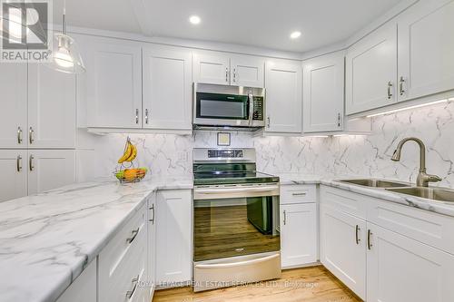 2230 Manchester Drive, Burlington, ON - Indoor Photo Showing Kitchen With Double Sink