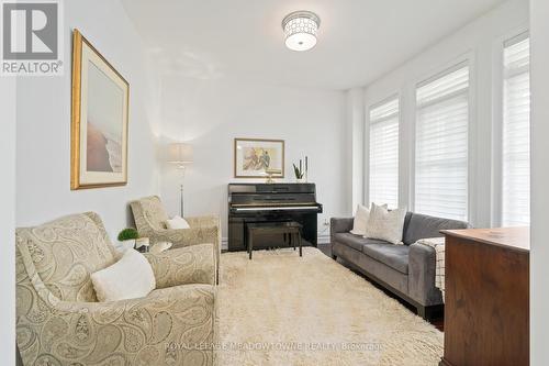 89 Foxtail Court, Halton Hills, ON - Indoor Photo Showing Living Room