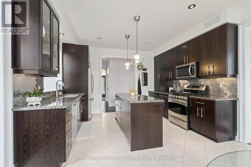 89 Foxtail Court, Halton Hills, ON - Indoor Photo Showing Kitchen With Stainless Steel Kitchen With Upgraded Kitchen