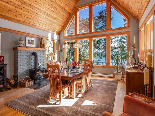 225 Sea Meadow Dr, Gabriola Island, BC 