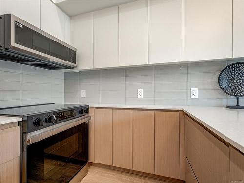 108-2374 Oakville Ave, Sidney, BC - Indoor Photo Showing Kitchen