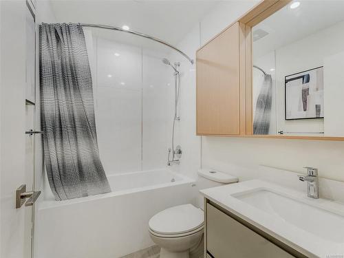 108-2374 Oakville Ave, Sidney, BC - Indoor Photo Showing Bathroom