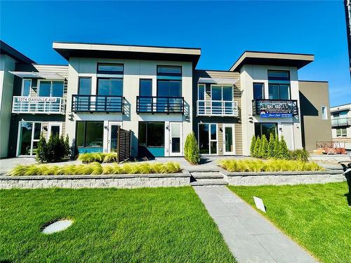 108-2374 Oakville Ave, Sidney, BC - Outdoor With Facade