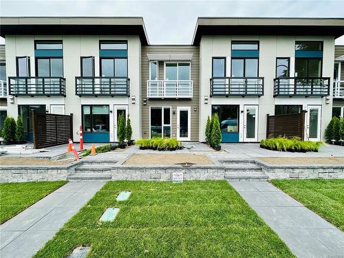 108-2374 Oakville Ave, Sidney, BC - Outdoor With Facade