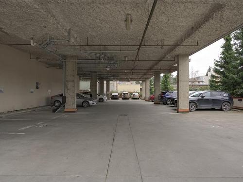 311-866 Goldstream Ave, Langford, BC - Indoor Photo Showing Garage