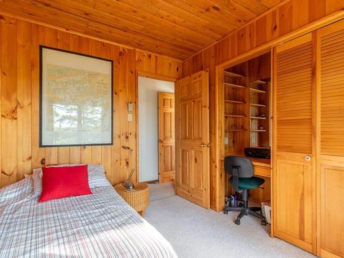 S328 Poplar Bay, S Of Keewatin, ON - Indoor Photo Showing Bedroom