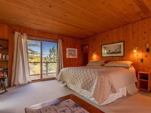 S328 Poplar Bay, S Of Keewatin, ON - Indoor Photo Showing Bedroom