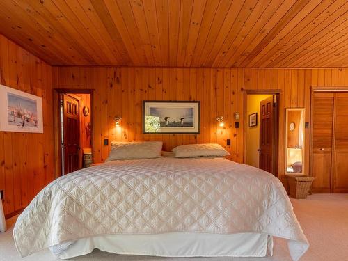 S328 Poplar Bay, S Of Keewatin, ON - Indoor Photo Showing Bedroom