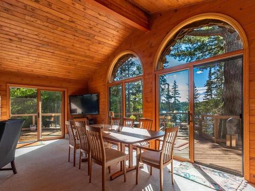 S328 Poplar Bay, S Of Keewatin, ON - Indoor Photo Showing Dining Room