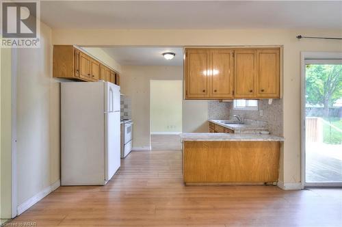 182 Lynnbrook Crescent, Waterloo, ON - Indoor Photo Showing Kitchen