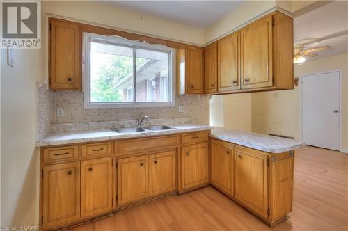 182 Lynnbrook Crescent, Waterloo, ON - Indoor Photo Showing Kitchen With Double Sink