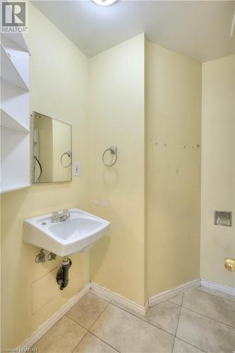 182 Lynnbrook Crescent, Waterloo, ON - Indoor Photo Showing Bathroom