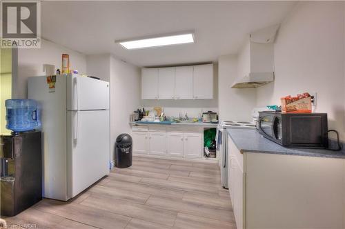 182 Lynnbrook Crescent, Waterloo, ON - Indoor Photo Showing Kitchen