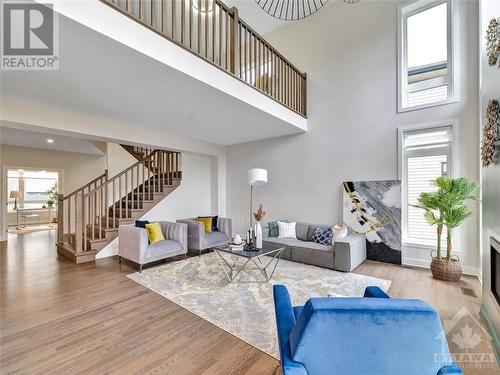 156 Bristol Crescent, Kemptville, ON - Indoor Photo Showing Living Room