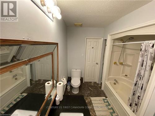 Imported from itso - 35 Oliver Street, London, ON - Indoor Photo Showing Bathroom