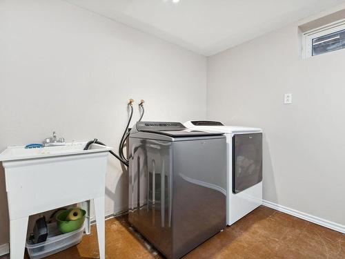 Salle de lavage - 8 Rue Stéphane, Gatineau (Gatineau), QC - Indoor Photo Showing Laundry Room