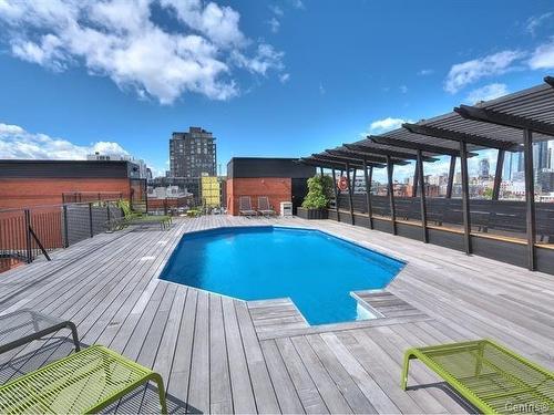 Piscine - 607-50 Rue Des Soeurs-Grises, Montréal (Ville-Marie), QC - Outdoor With In Ground Pool With Deck Patio Veranda