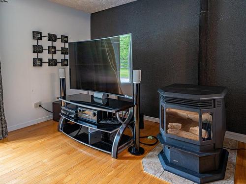 Living room - 532 Rue Legendre, Val-Des-Sources, QC - Indoor Photo Showing Other Room