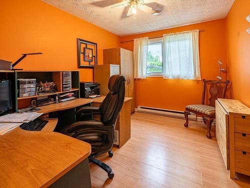 Bureau - 532 Rue Legendre, Val-Des-Sources, QC - Indoor Photo Showing Office