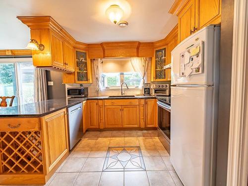 Kitchen - 532 Rue Legendre, Val-Des-Sources, QC - Indoor Photo Showing Kitchen