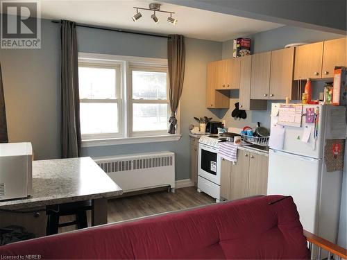 Apt #2 - 364-370 Mcintyre Street W, North Bay, ON - Indoor Photo Showing Kitchen