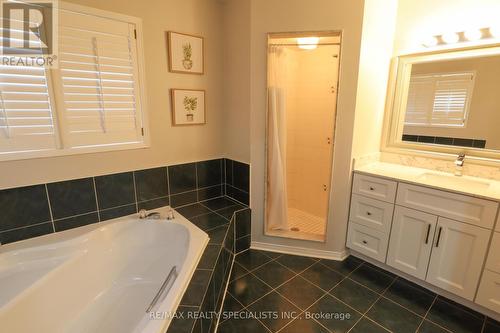 10 Banington Crescent, Brampton, ON - Indoor Photo Showing Bathroom