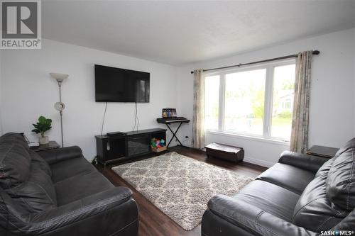 10328 Hock Avenue, North Battleford, SK - Indoor Photo Showing Living Room