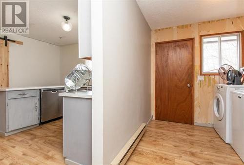 2611 Lakeshore Road, Vernon, BC - Indoor Photo Showing Laundry Room