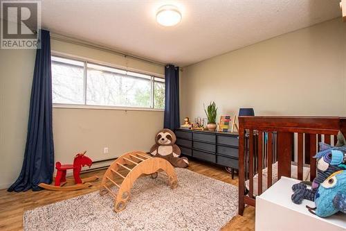 2611 Lakeshore Road, Vernon, BC - Indoor Photo Showing Bedroom