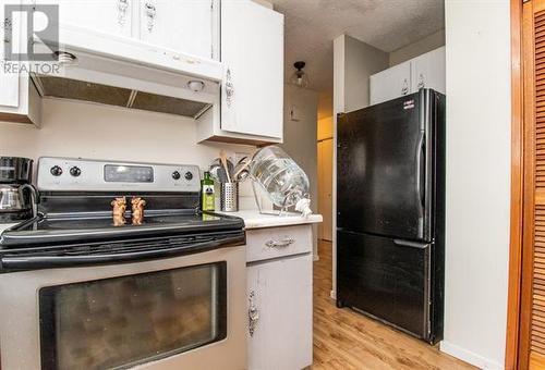 2611 Lakeshore Road, Vernon, BC - Indoor Photo Showing Kitchen