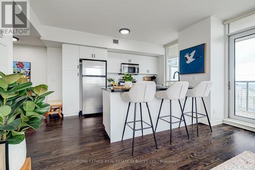 1602 - 15 Legion Road, Toronto (Mimico), ON - Indoor Photo Showing Kitchen