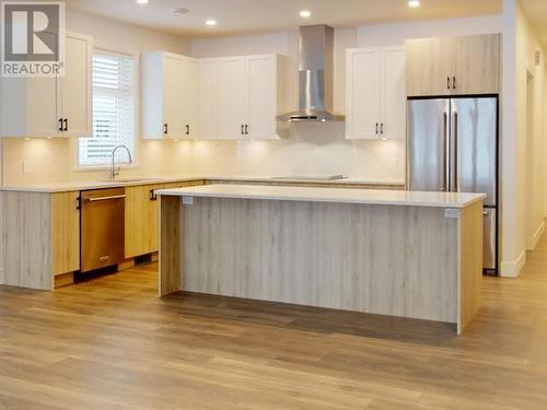 4076 Saturna Ave, Powell River, BC - Indoor Photo Showing Kitchen With Upgraded Kitchen