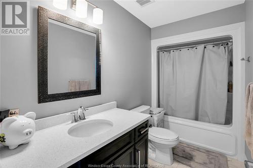 778 Alpenrose Court, Windsor, ON - Indoor Photo Showing Bathroom