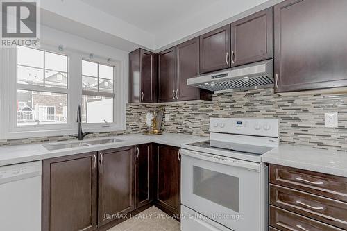 1 Little Minnow Road, Brampton (Northwest Brampton), ON - Indoor Photo Showing Kitchen With Double Sink