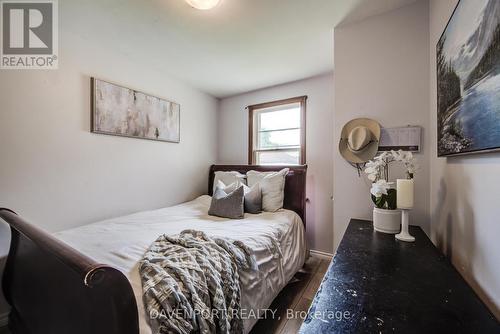 320 Highland Road E, Kitchener, ON - Indoor Photo Showing Bedroom