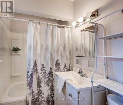 320 Highland Road E, Kitchener, ON - Indoor Photo Showing Bathroom
