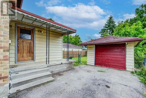 320 Highland Road E, Kitchener, ON - Outdoor With Exterior