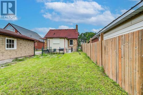 320 Highland Road E, Kitchener, ON - Outdoor With Exterior