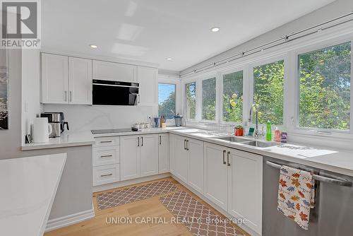 22 Firelane 11A Lane, Niagara-On-The-Lake, ON - Indoor Photo Showing Kitchen With Double Sink