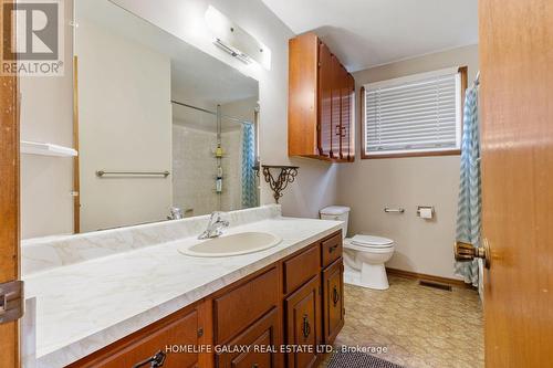 7451 Scholfield Road, Niagara Falls, ON - Indoor Photo Showing Bathroom