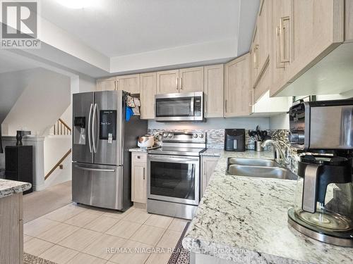 45 - 340 Prospect Point Road N, Fort Erie, ON - Indoor Photo Showing Kitchen With Double Sink