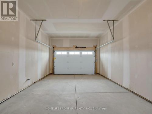 602 Hacket Road, Amherstburg, ON - Indoor Photo Showing Garage