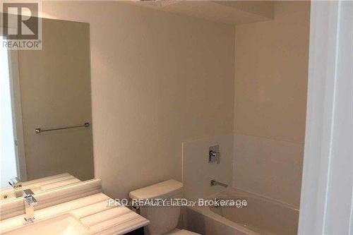 11 - 4030 Parkside Village Drive, Mississauga (City Centre), ON - Indoor Photo Showing Bathroom