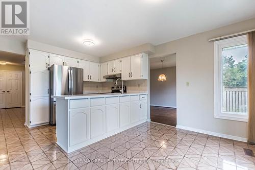 1134 Deer Run, Mississauga, ON - Indoor Photo Showing Kitchen