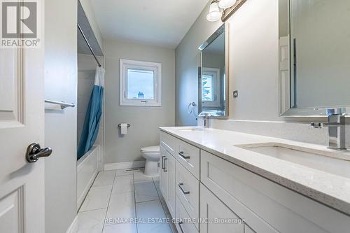 1134 Deer Run, Mississauga, ON - Indoor Photo Showing Bathroom