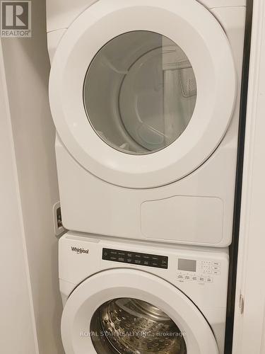 621 - 4055 Parkside Village Drive, Mississauga, ON - Indoor Photo Showing Laundry Room